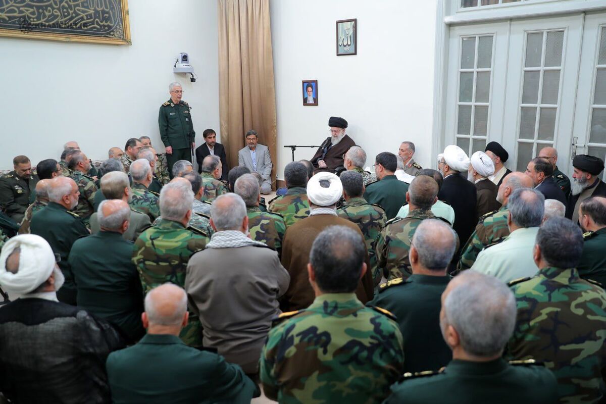 فرماندهان نیروهای مسلح با رهبر معظم انقلاب دیدار کردند