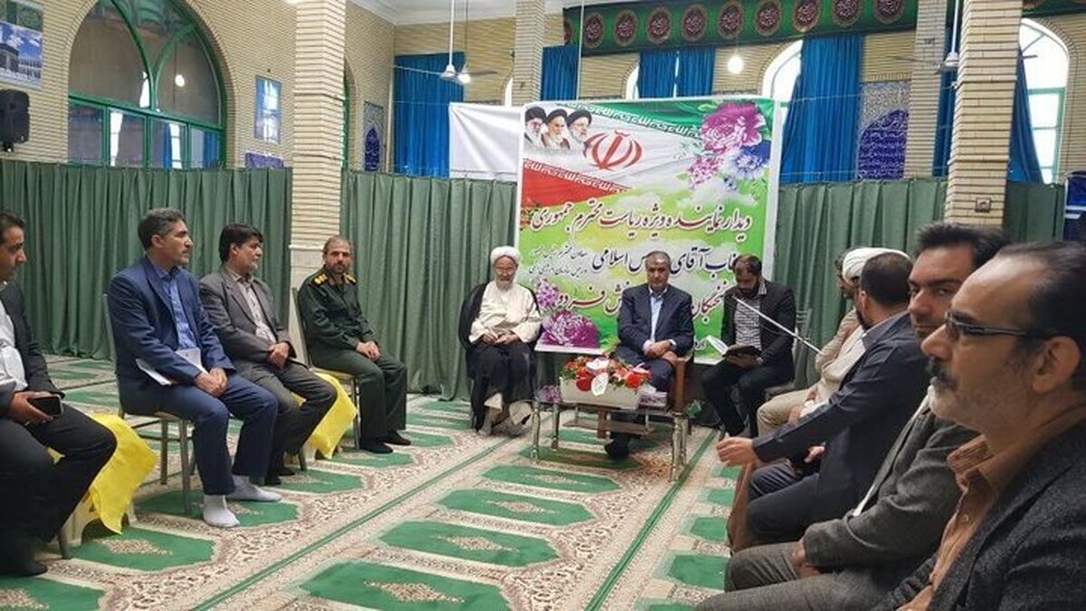 رئیس سازمان انرژی اتمی با نخبگان و مسئولان «فردو» دیدار کرد