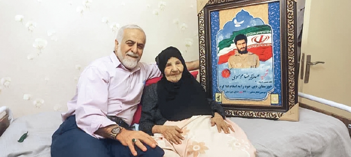 ‌می‌گفت پدرم به عشق سادات  فامیلی‌ا‌ش را موسوی کرد