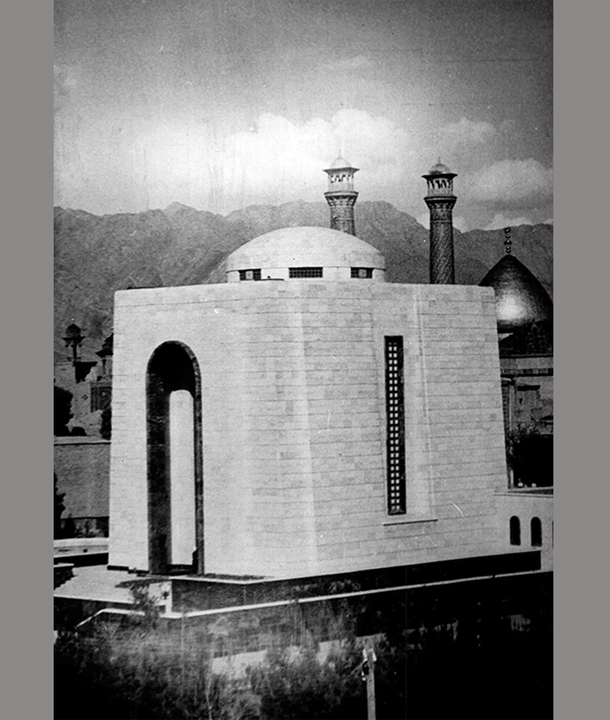 دلم می‌خواست شاه در نبرد کشته شود  نه اینکه در ذلت بمیرد!
