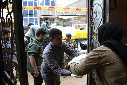 توزیع 3000 غذای گرم بین سیل زدگان منطقه سیدی مشهد