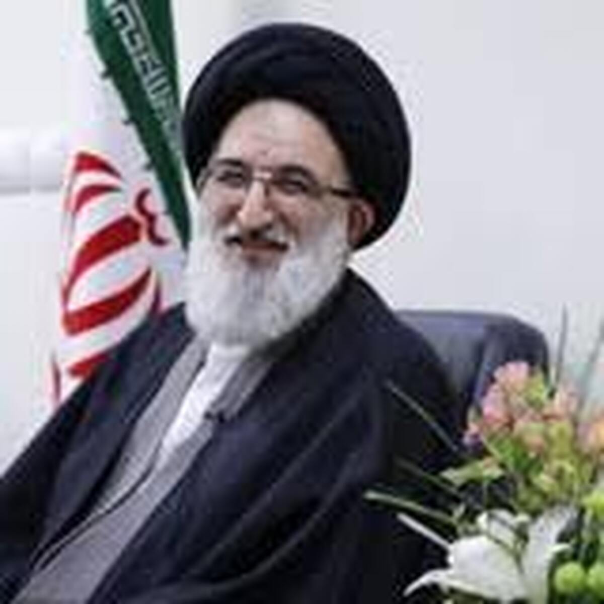 تکریم کارگر تکریم خداست زیرا خدای تعالی اولین کارگر عالم هستی است