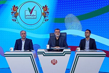 میزگرد اقتصادی با حضور امیرحسین قاضی‌ زاده هاشمی