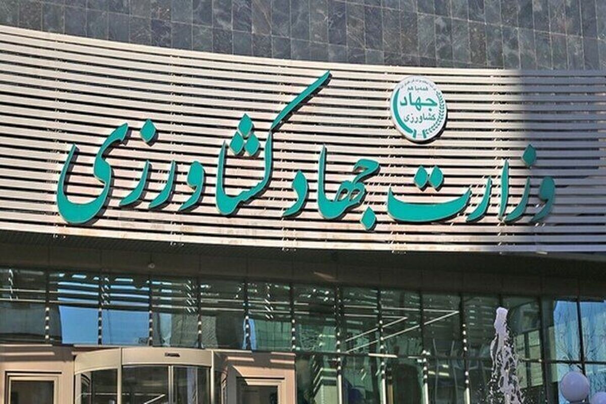 جهاد خدمت‌رسانی به مردم تعطیل نخواهد شد/تامین کالا‌های اساسی به میزان کافی