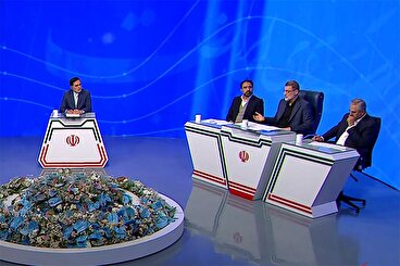 میزگرد سیاسی با حضور امیر حسین قاضی زاده هاشمی