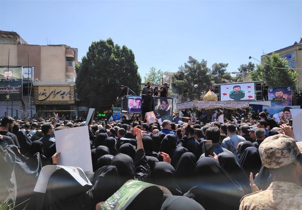 تشییع پیکر مطهر شهید موسوی در شهرری/ وداع مردم تهران با محافظ شخصیت نظام