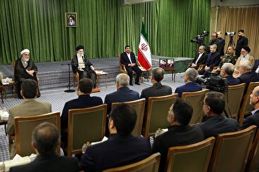 رهبر انقلاب: شهید رئیسی در سیاست خارجی هم اهل تعامل بود و هم اهل رعایت عزتمندی کشور و ملت