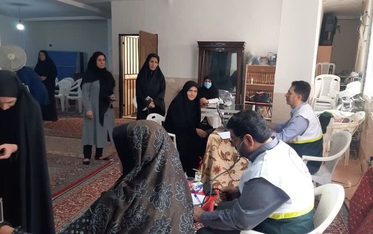 حضور تیم درمانی تامین اجتماعی استان البرز و ارائه خدمات درمانی رایگان به مردم محمد شهر