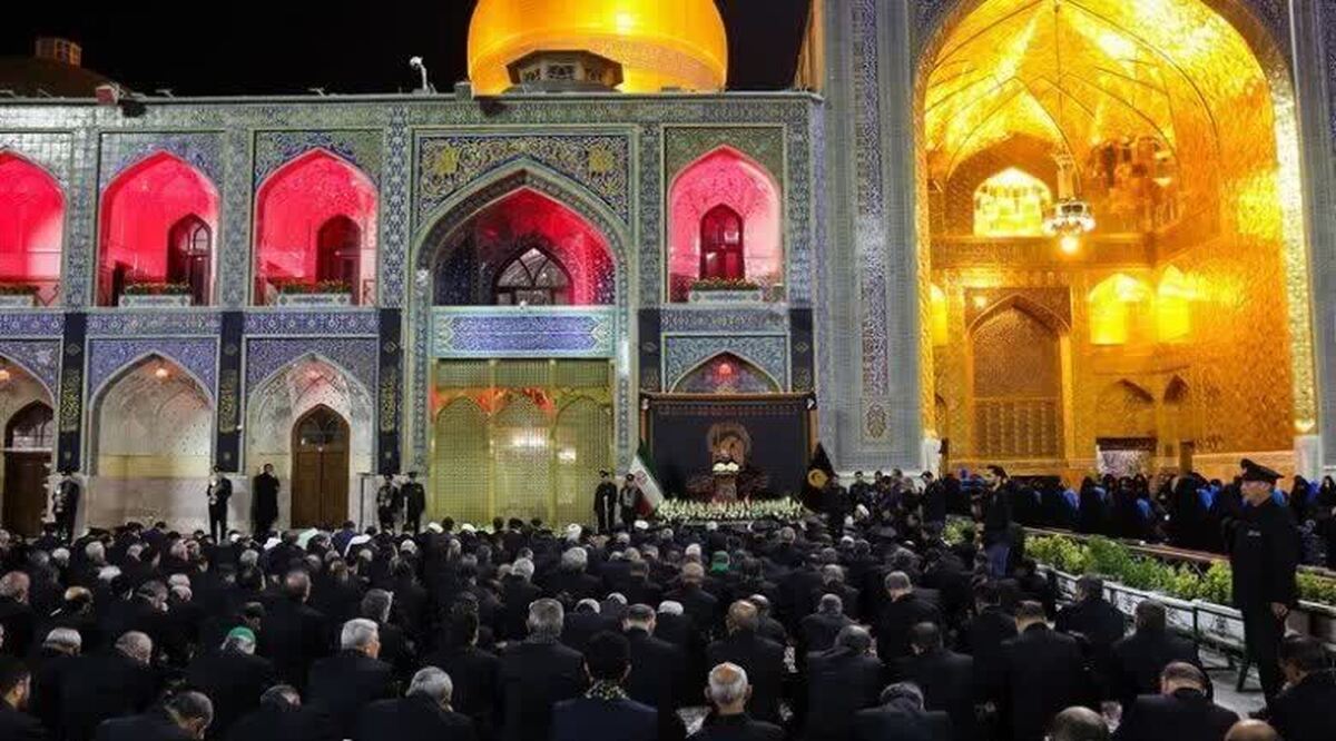 حرم مطهر رضوی در شب شهادت سَیِّدُالسّاجِدین (ع) به سوگ نشست