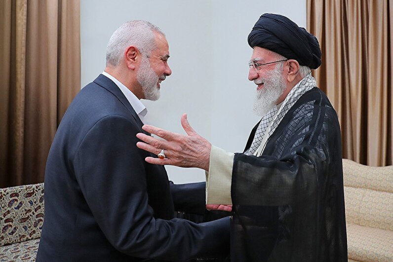 شهید اسماعیل هنیه در دیدار با رهبر انقلاب: حداقل ۶۰ نفر از اعضای خانوده‌ ما در جنگ غزه شهید شدند