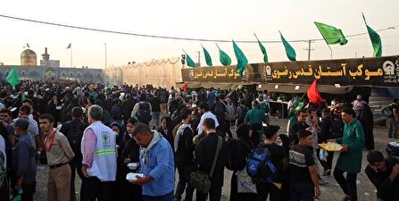 خدمت‌رسانی گسترده آستان قدس رضوی به زائران  اربعین در مرزهای داخل و خارج کشور
