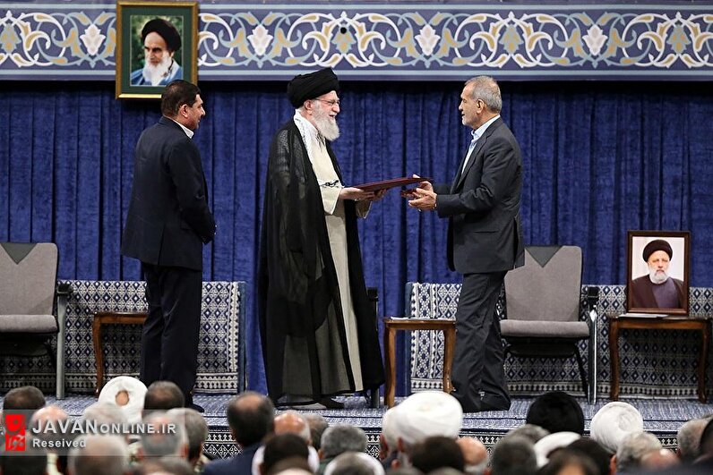 مراسم تنفیذ حکم چهاردهمین دوره ریاست جمهوری اسلامی ایران‌