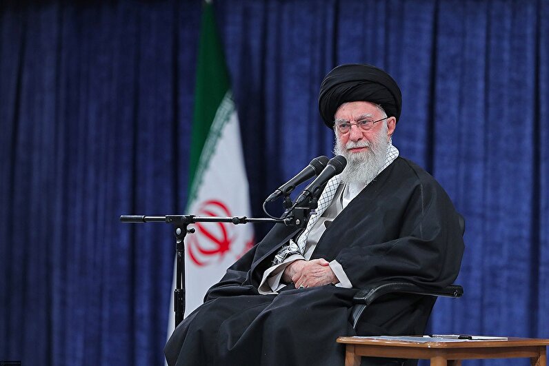 رهبر انقلاب: اساس مشکلات منطقه حضور کسانی همچون آمریکا و برخی کشورهای اروپایی است