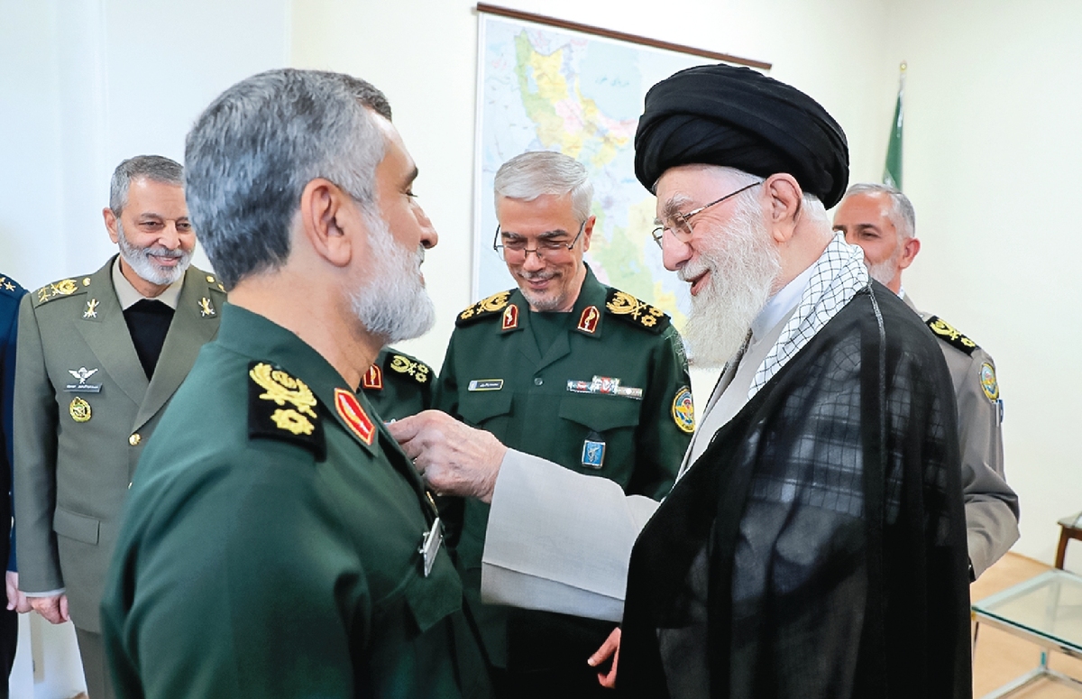 این مدال تقدیمی همه ملت ایران بود