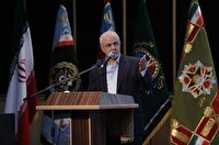 شهدا هموارکنندگان مسیر انقلاب و روشنایی‌بخش ایران هستند/ توسل به خون شهدا و تاسی به رهنمود‌های امامین انقلاب، عامل اقتدار کشور است
