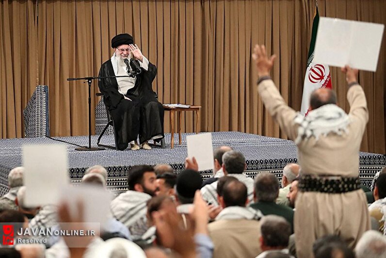 دیدار پیشکسوتان و فعالان دفاع مقدس و مقاومت با رهبر انقلاب