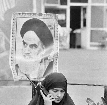 تصاویر کمتر دیده شده از تسخیر لانه جاسوسی در سیزدهم آبان ۱۳۵۸
