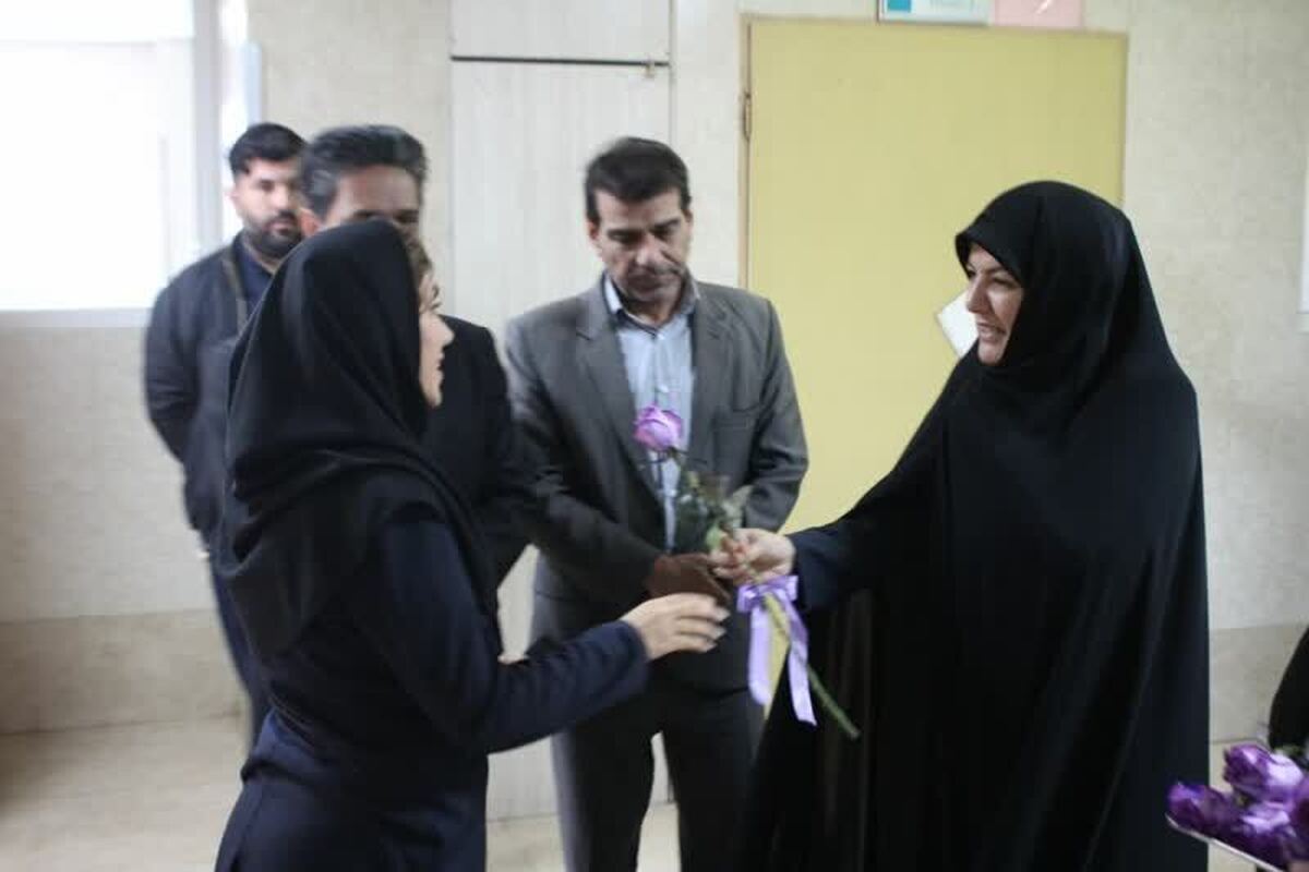 مدیرکل بهزیستی البرز از پرستاران بیمارستان امام حسین (ع) تقدیر کرد