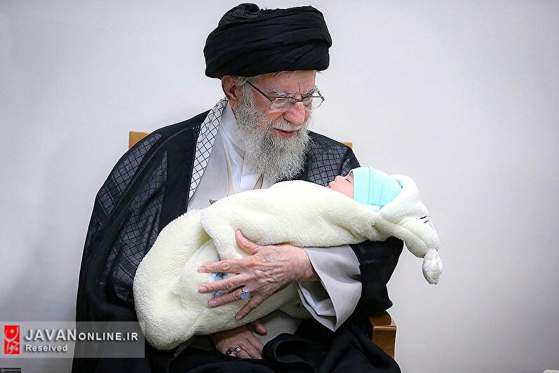 دیدار خانواده شهدای اخیر نیروی پدافند هوایی ارتش با رهبر انقلاب