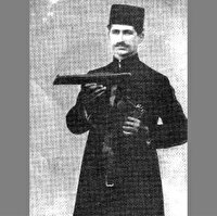 مردی که ایران دوستی و استعمارستیزی را بر قاب تاریخ نشاند