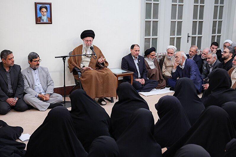 رهبر انقلاب: حوزه‌های علمیه احتیاج به تحول دارند