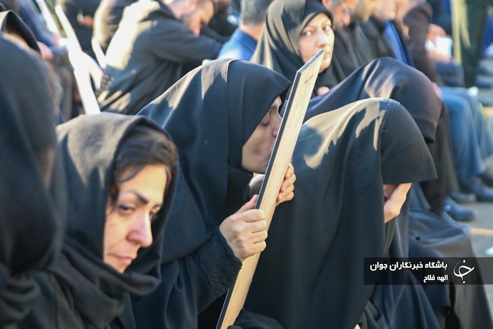 تصاویری تلخ از مراسم تشییع پیکر دو تن از شهدای عملیات تروریستی در تفتان سیستان و بلوچستان
