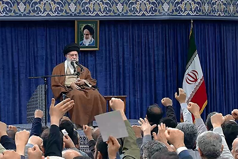 رهبر انقلاب: نباید تردید کرد که عامل اصلی آنچه در سوریه اتفاق افتاد، در اتاق فرمان آمریکا و اسرائیل طراحی شده است