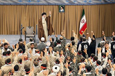 رهبر انقلاب: بدون شک روحیه بسیجی در کشور و جبهه مقاومت، بر همه سیاست‌های دشمنان غلبه پیدا خواهد کرد