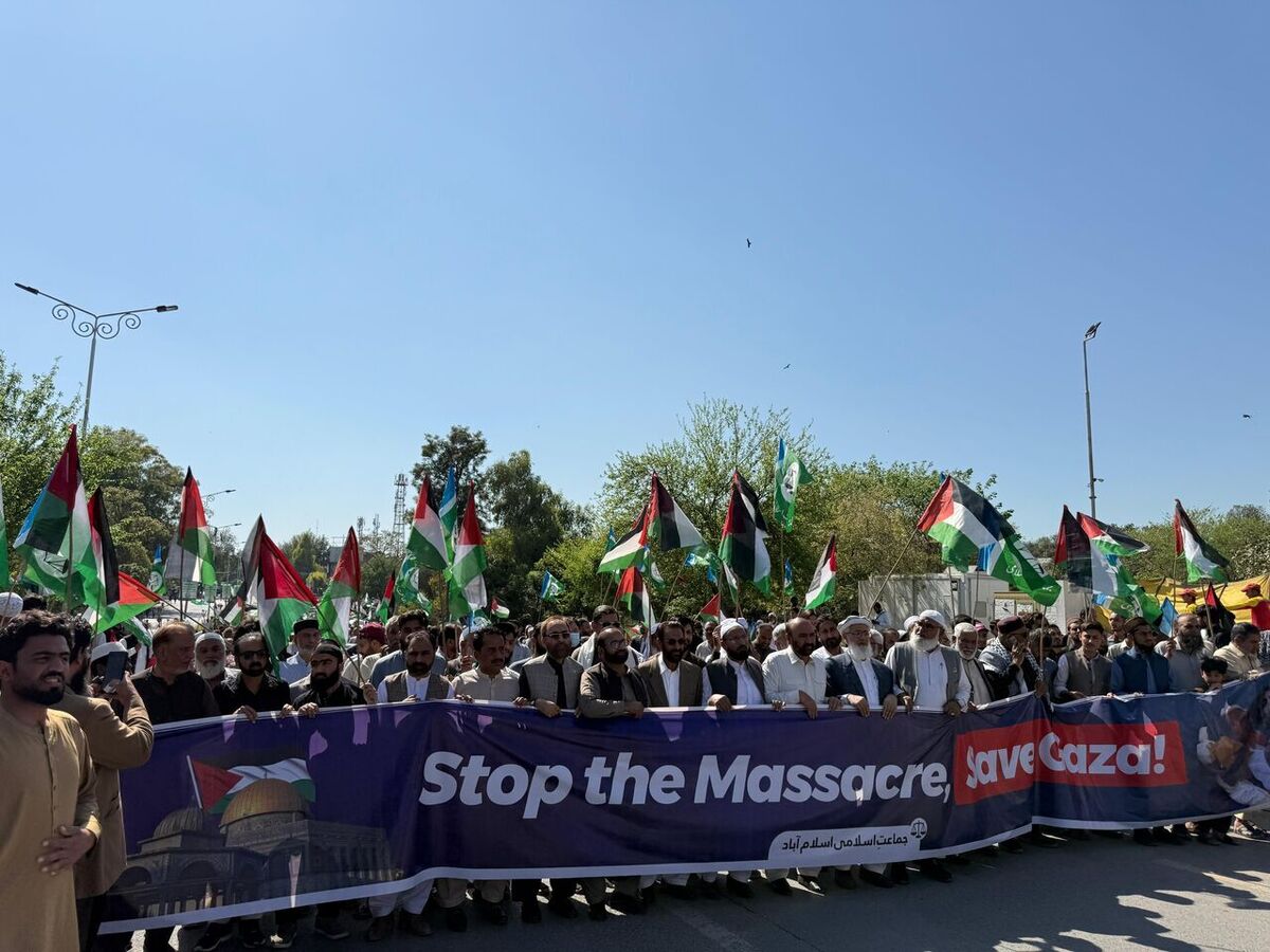 نمازگزاران پاکستانی در دفاع از غزه بپا خاستند