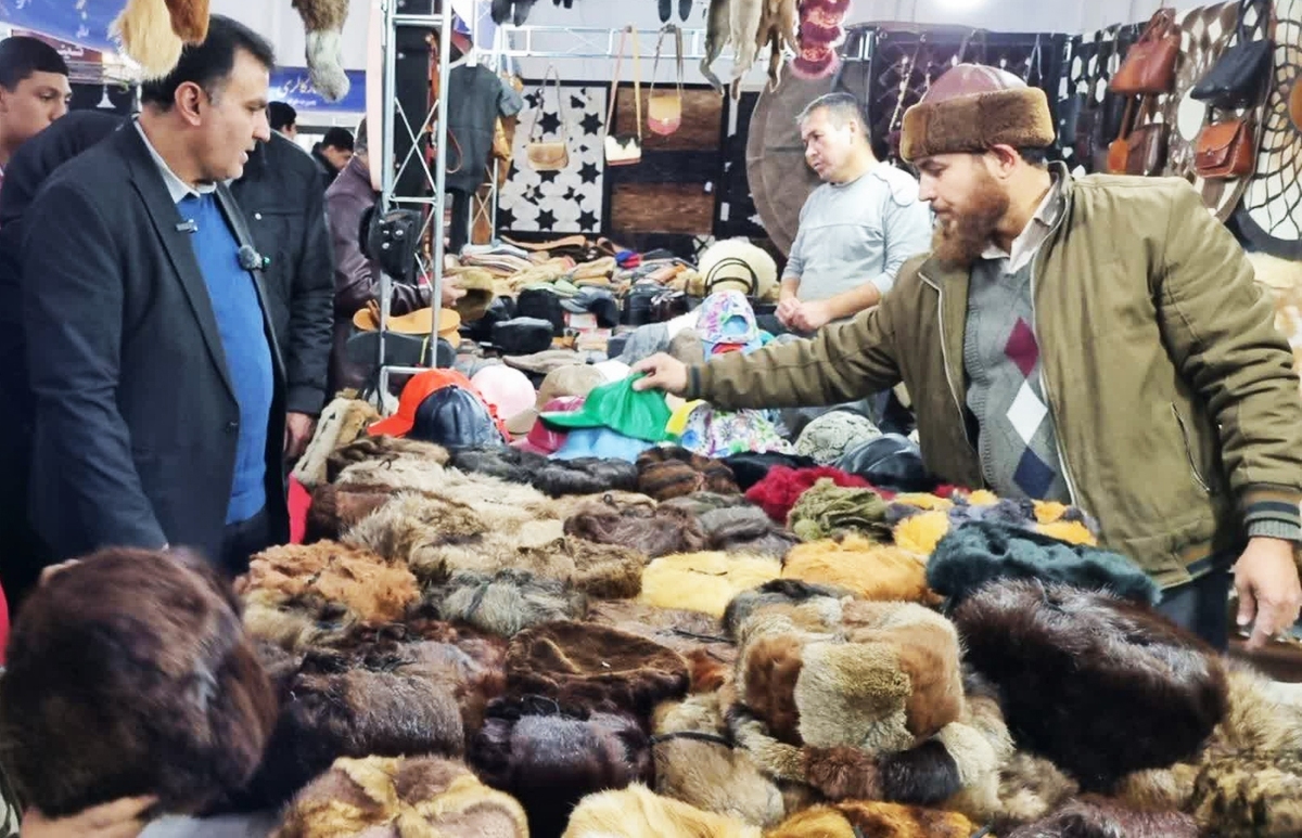 افتتاح نمایشگاه تخصصی پوشاک، کیف و چرم و نمایشگاه عرضه مستقیم کالا در کاشان