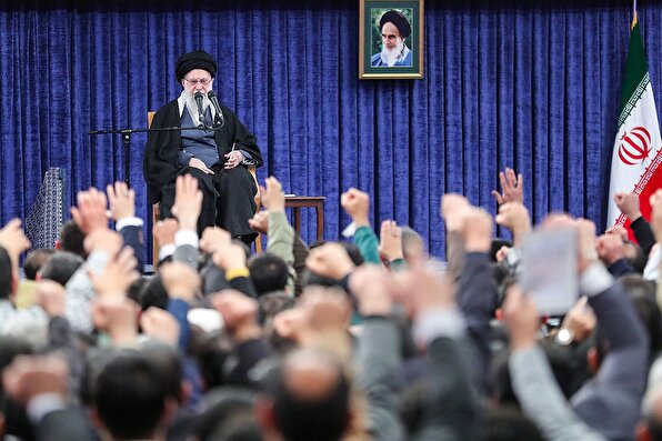 رهبر انقلاب: ما با معترض حرف می‌زنیم اما با اغتشاش‌گر حرف‌زدن فایده ندارد؛ اغتشاش‌گر را باید سرجایش نشاند