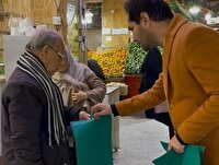 توزیع کیسه‌های پارچه‌ای در بازار روزهای کرج