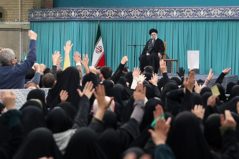 رهبر انقلاب: ملت ایران مجرمان داخلی و بین‌المللی این فتنه را رها نخواهد کرد