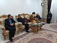دیدار نماینده ولی‌فقیه در استان البرز و امام‌جمعه کرج با خانواده شهدای اقتدار در کرج