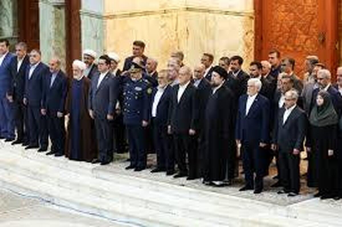 رئیس جمهور و هیئت دولت با آرمان&zwnj;های امام (ره) و شهدا تجدید میثاق کردند