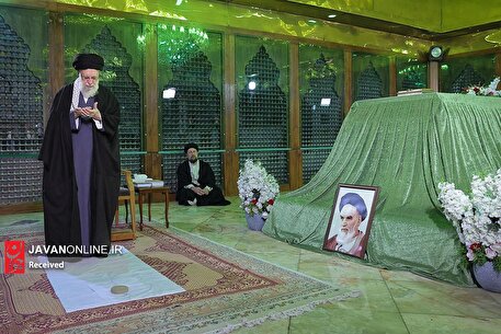 حضور رهبر معظم انقلاب در حرم مطهر حضرت امام خمینی(ره)