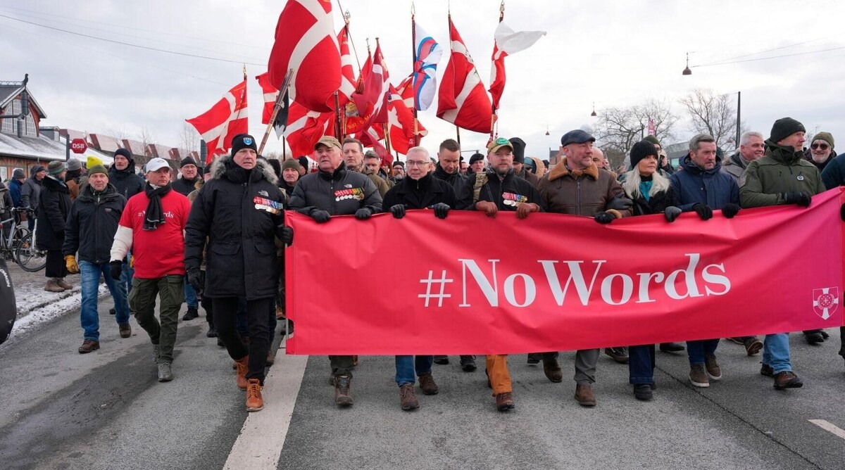 تجمع اعتراضی کهنه سربازان دانمارک مقابل سفارت آمریکا در کپنهاگ