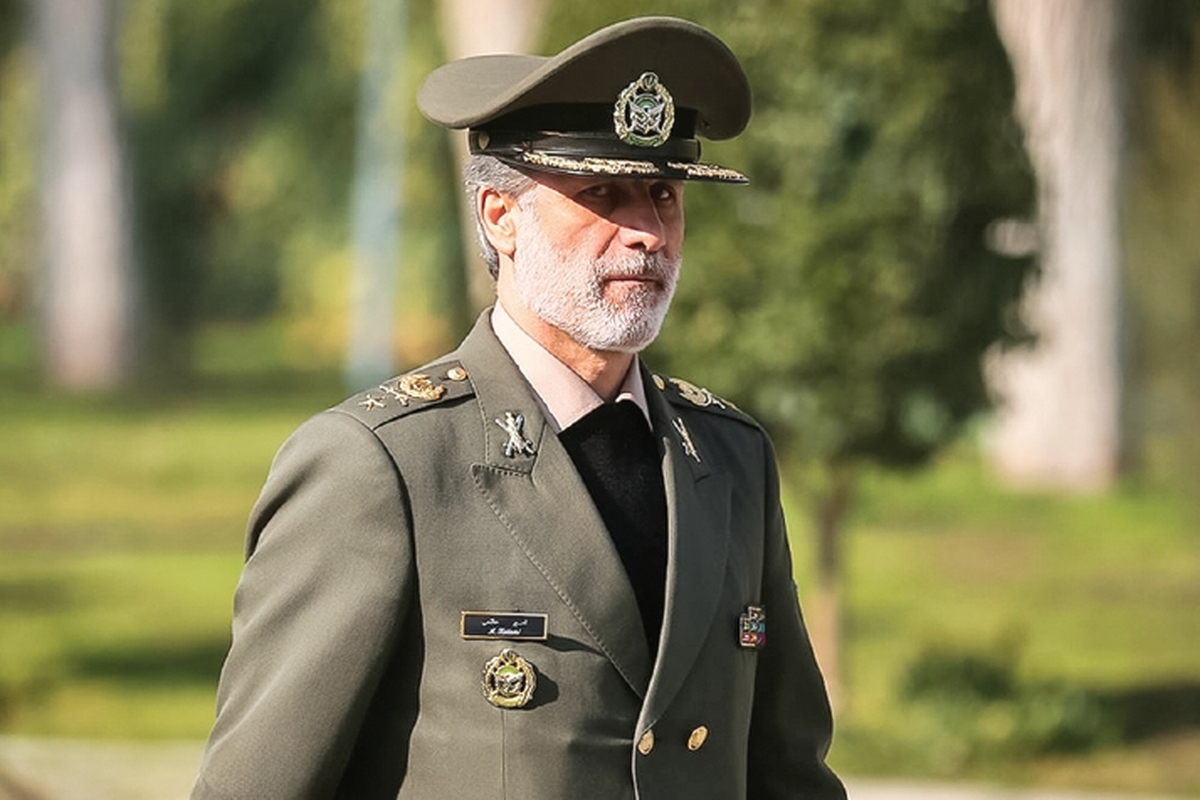 فرمانده کل ارتش:&nbsp;دست ما روی ماشه است