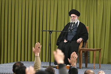 رهبر انقلاب: بر اساس گفته یک عنصر آمریکایی مؤثر، سازمان‌ سیا و موساد همه امکانات خود را در فتنه اخیر به صحنه آوردند