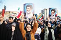 رنگ باختن ژست‌های صورتی در برابر بلوغ زنان ایران