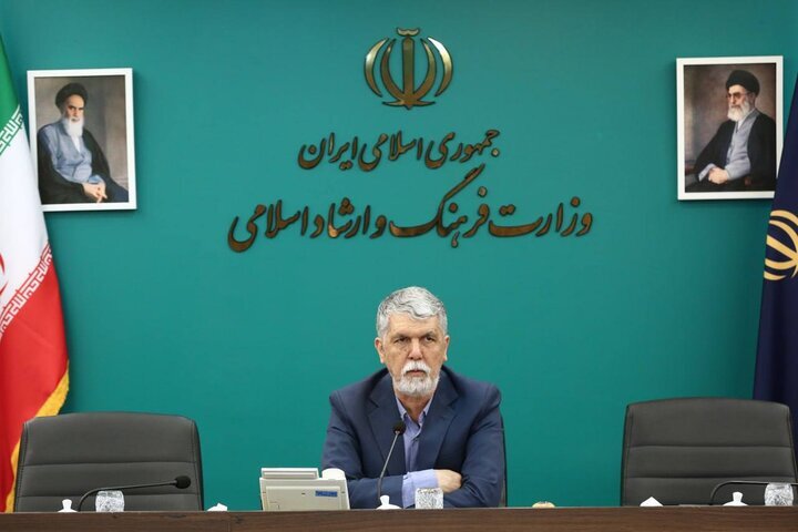 تئاتر تعطیل شدنی نیست؛ دبیرخانه فیلم فجر نیاز به مکان داشت