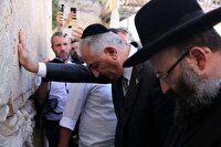 «شاه ربات‌ها»؛ افشاگری روزنامه فرانسوی از «لایک»های رضا پهلوی