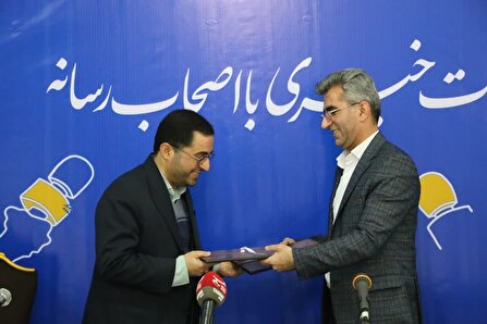 تفاهم نامه همکاری طرح داناب وگسترش سواد آبی در استان سمنان مبادله شد