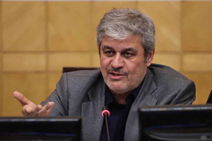 تاجگردون: در لایحه بودجه به دنبال ایجاد سیاست کنترل نرخ ارز هستیم