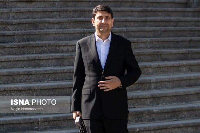 طرح موضوع بی‌نیازی به اینترنت بین‌الملل یک شوخی تلخ و منتفی است