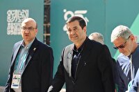 حضور وزیر ورزش در مراسم بیعت با مقام معظم رهبری