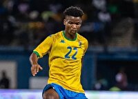 حمایت هافبک گابنی تیم فوتبال استقلال از ایران + عکس