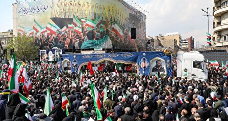 دریای مردم در تشییع ملوانان و مسئولان