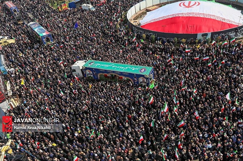 تشییع پیکر شهیدان علی لاریجانی، سردار سلیمانی و شهدای ناوشکن دنا - ۲