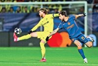 دست و پا زدن افعی‌ها برای صعود 